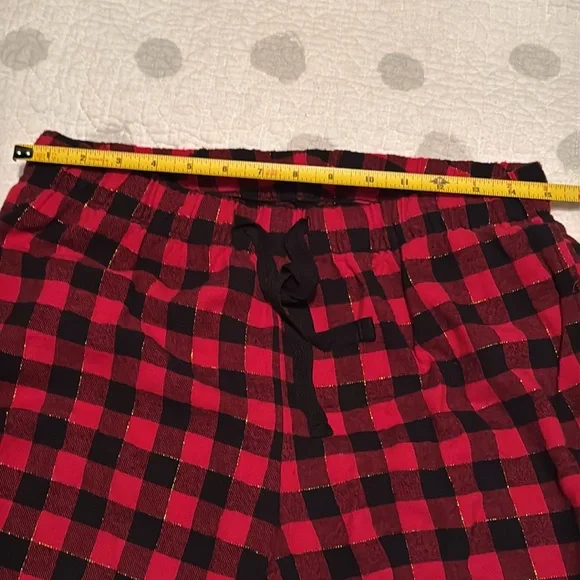 Like New Women’s Red and Black Plaid Pajama Set - Picture 7 of 9